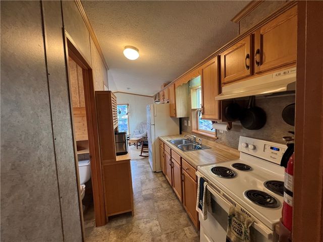 824 Forest Park Avenue, Middletown, RI 02842
