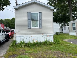 824 Forest Park Avenue, Middletown, RI 02842