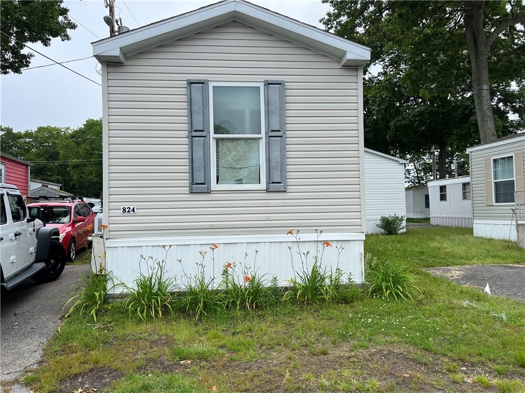 824 Forest Park Avenue, Middletown, RI 02842