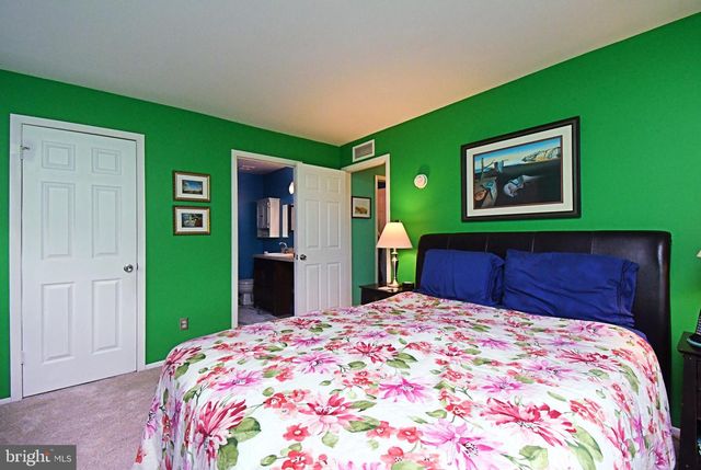 406 STOCKTON CT, North Wales, PA 19454