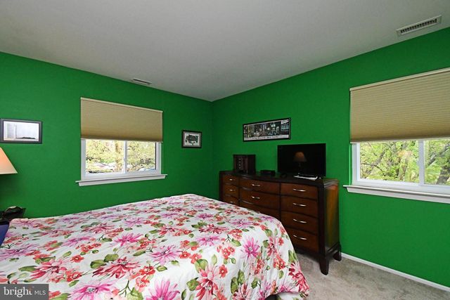 406 STOCKTON CT, North Wales, PA 19454