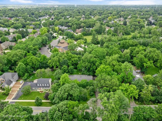 25W328 Plamondon Road, Wheaton, IL 60189