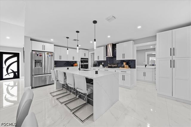 4216 NE 20th PL, Cape Coral, FL 33909