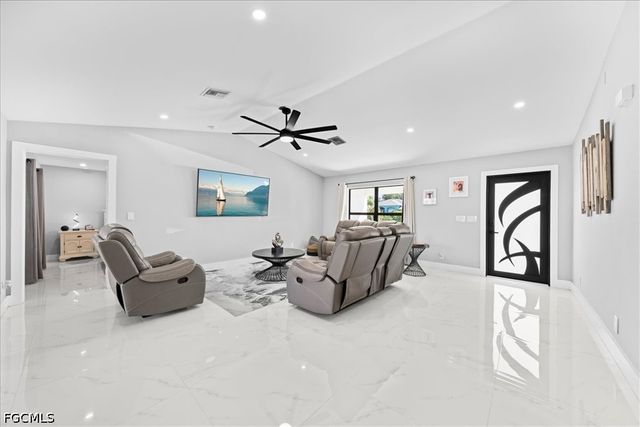 4216 NE 20th PL, Cape Coral, FL 33909