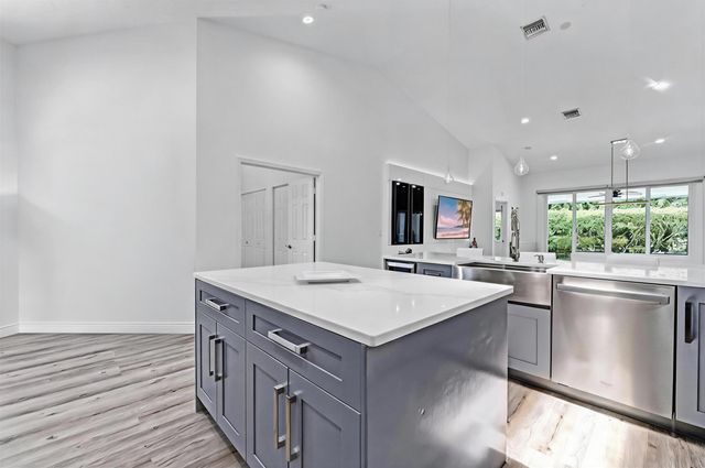 8255 Via Bella, Boca Raton, FL 33496