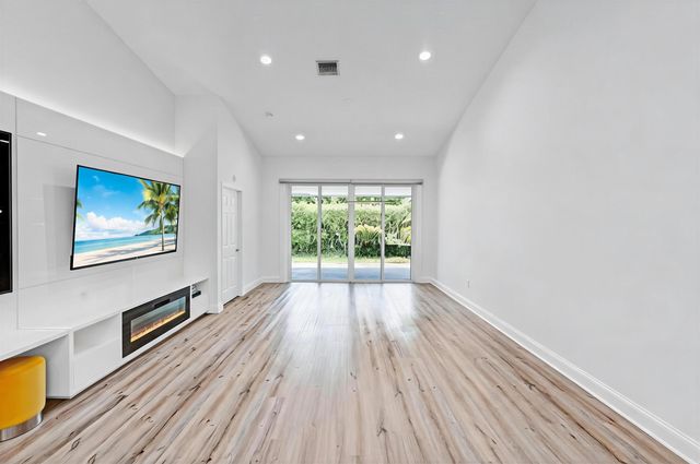 8255 Via Bella, Boca Raton, FL 33496