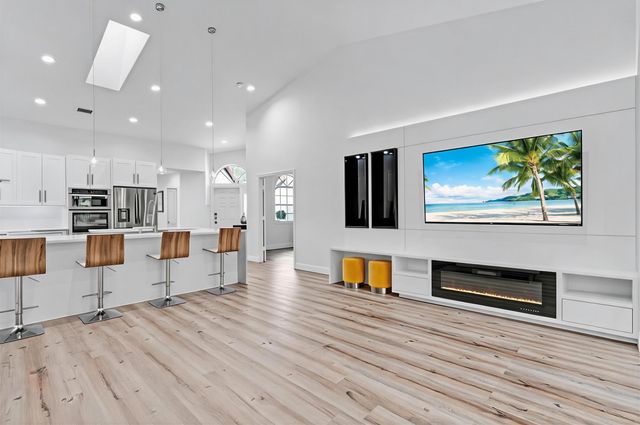 8255 Via Bella, Boca Raton, FL 33496