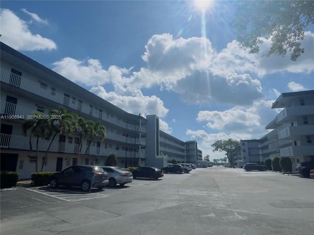 443 NE 195th Street 338, Miami, FL 33179