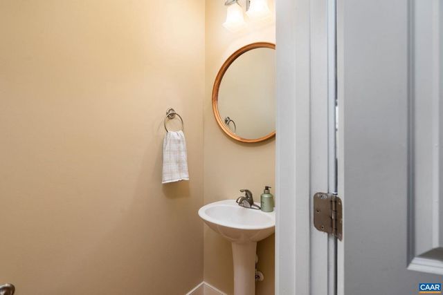 310 HARRIS RD, Charlottesville, VA 22903