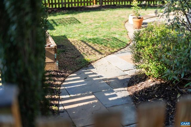 310 HARRIS RD, Charlottesville, VA 22903