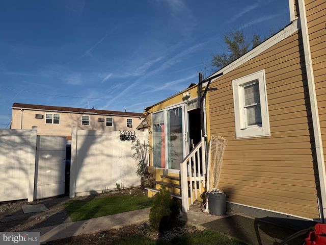 1070 N 31ST ST, Camden, NJ 08105