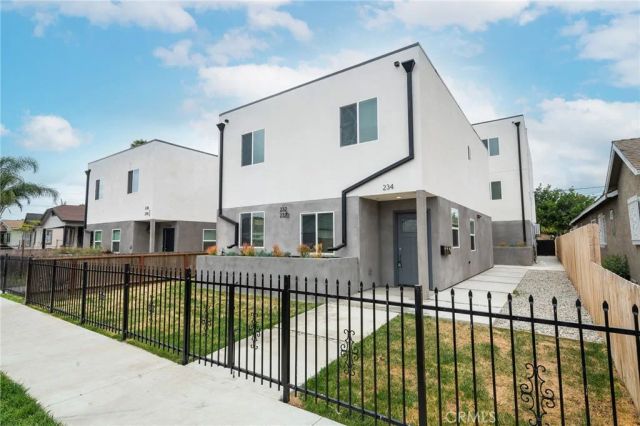 234 E 84th Street, Los Angeles, CA 90003