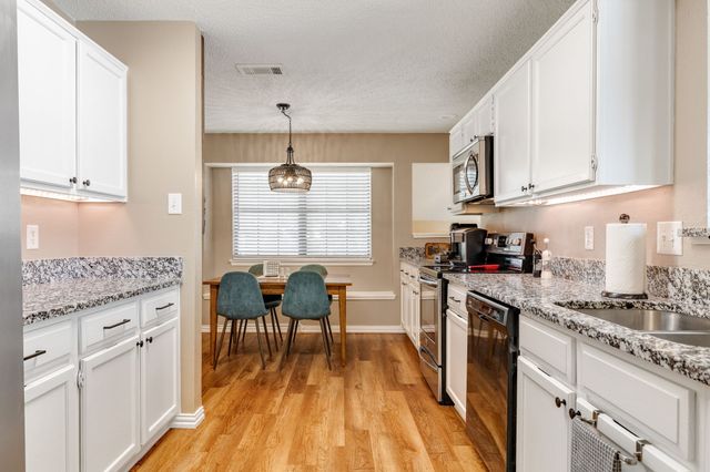 2904 Peninsula Way, Carrollton, TX 75007