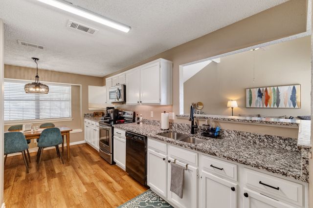 2904 Peninsula Way, Carrollton, TX 75007