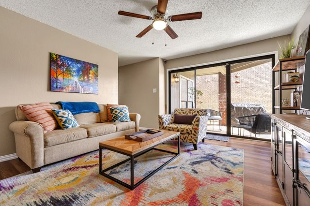 2904 Peninsula Way, Carrollton, TX 75007