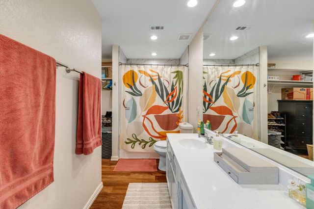 2904 Peninsula Way, Carrollton, TX 75007