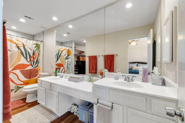 2904 Peninsula Way, Carrollton, TX 75007