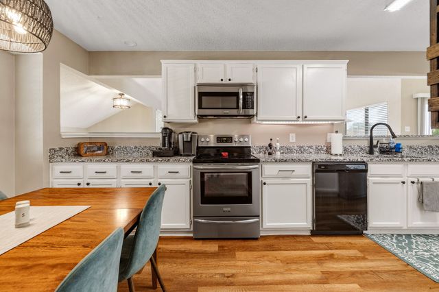 2904 Peninsula Way, Carrollton, TX 75007