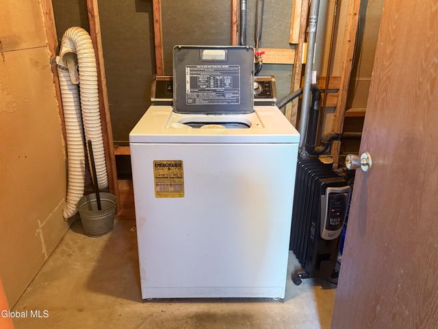 23 Daniel Street, East Greenbush, NY 12144