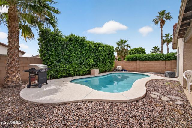 6703 W LINDA Lane, Chandler, AZ 85226