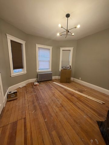 3943 Washington 1, Boston, MA 02131