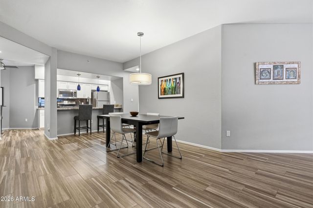 7401 W ARROWHEAD CLUBHOUSE Drive 1012, Glendale, AZ 85308