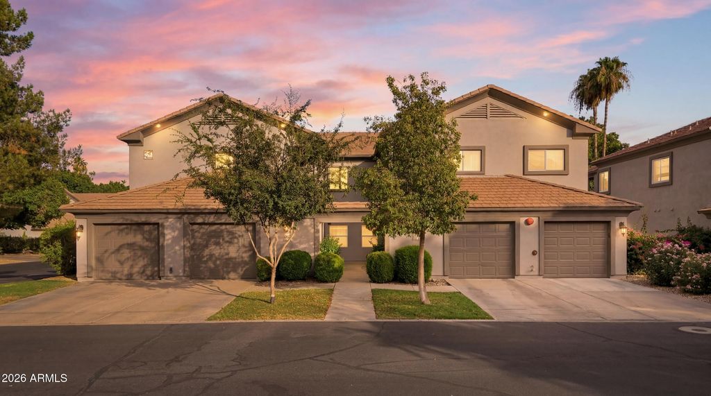7401 W ARROWHEAD CLUBHOUSE Drive 1012, Glendale, AZ 85308