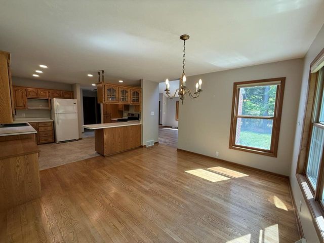 3532 WILDERNESS TRAIL, Suamico, WI 54313