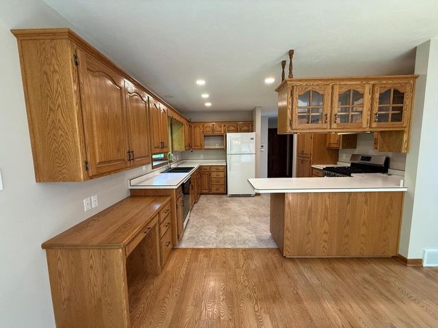 3532 WILDERNESS TRAIL, Suamico, WI 54313