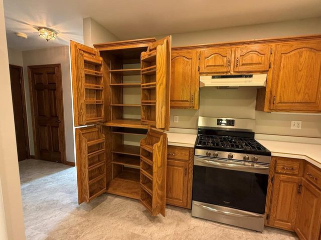 3532 WILDERNESS TRAIL, Suamico, WI 54313