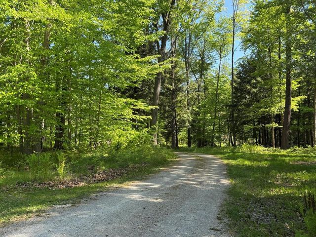 3532 WILDERNESS TRAIL, Suamico, WI 54313