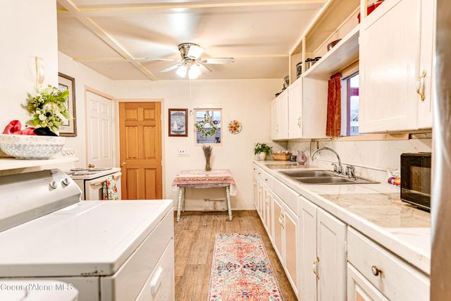 176 King St, Wallace, ID 83873