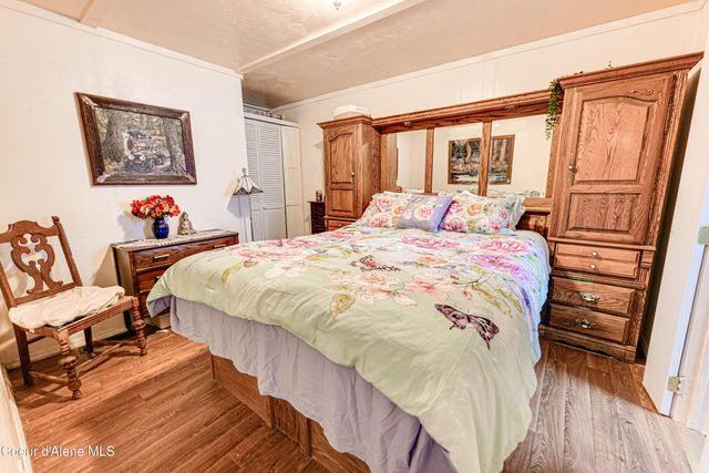 176 King St, Wallace, ID 83873