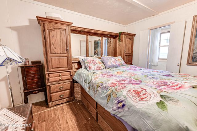 176 King St, Wallace, ID 83873