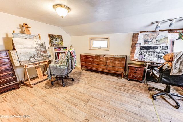 176 King St, Wallace, ID 83873