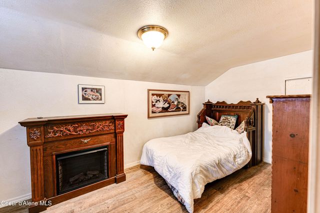 176 King St, Wallace, ID 83873