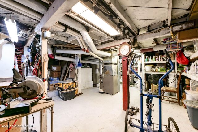 176 King St, Wallace, ID 83873