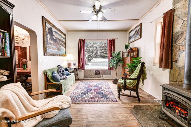 176 King St, Wallace, ID 83873