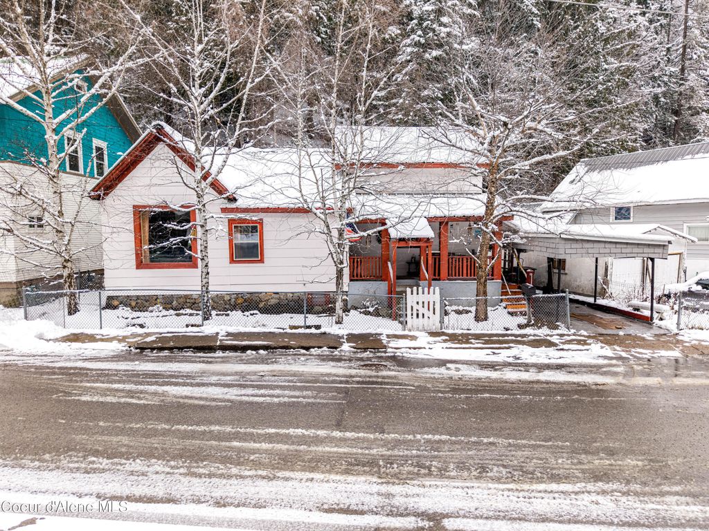 176 King St, Wallace, ID 83873