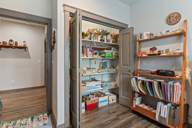 975 W Ohio Match RD, Rathdrum, ID 83858