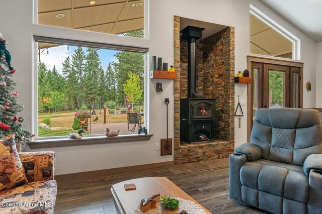 975 W Ohio Match RD, Rathdrum, ID 83858