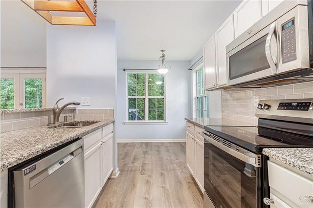 112 Laguna Springs Drive, Woodstock, GA 30188