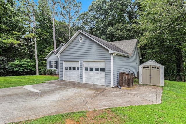 112 Laguna Springs Drive, Woodstock, GA 30188