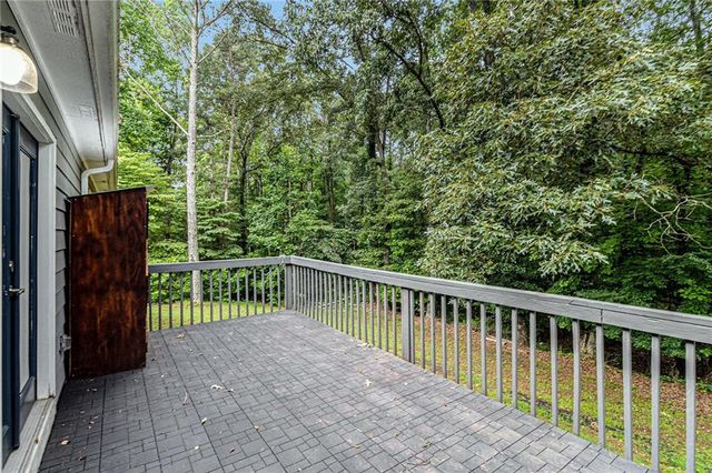 112 Laguna Springs Drive, Woodstock, GA 30188