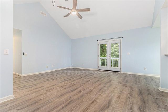 112 Laguna Springs Drive, Woodstock, GA 30188