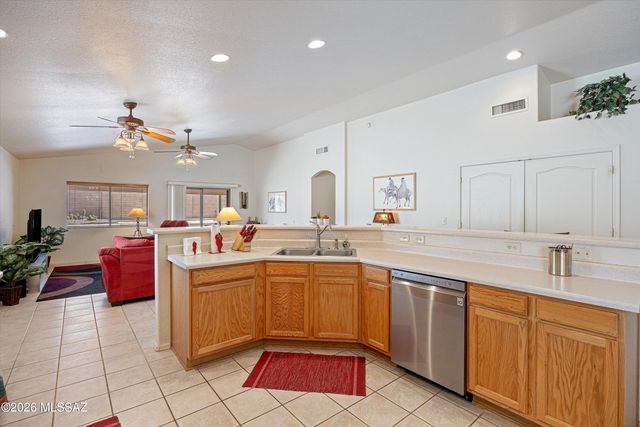 2862 W Starina Place, Tucson, AZ 85741