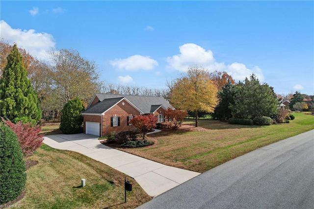 8204 Hunters Drive, Greensboro, NC 27455