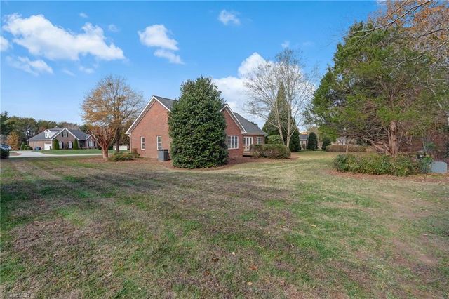 8204 Hunters Drive, Greensboro, NC 27455