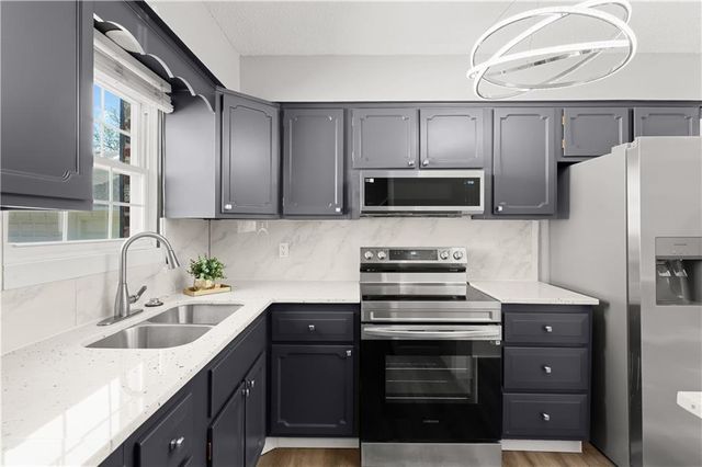 8347 Mackey Street, Overland Park, KS 66212