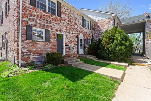 8347 Mackey Street, Overland Park, KS 66212